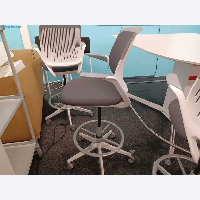 Laboratory equipment / Extensive storage technology and inventories / Osmosis systems and much more.-6