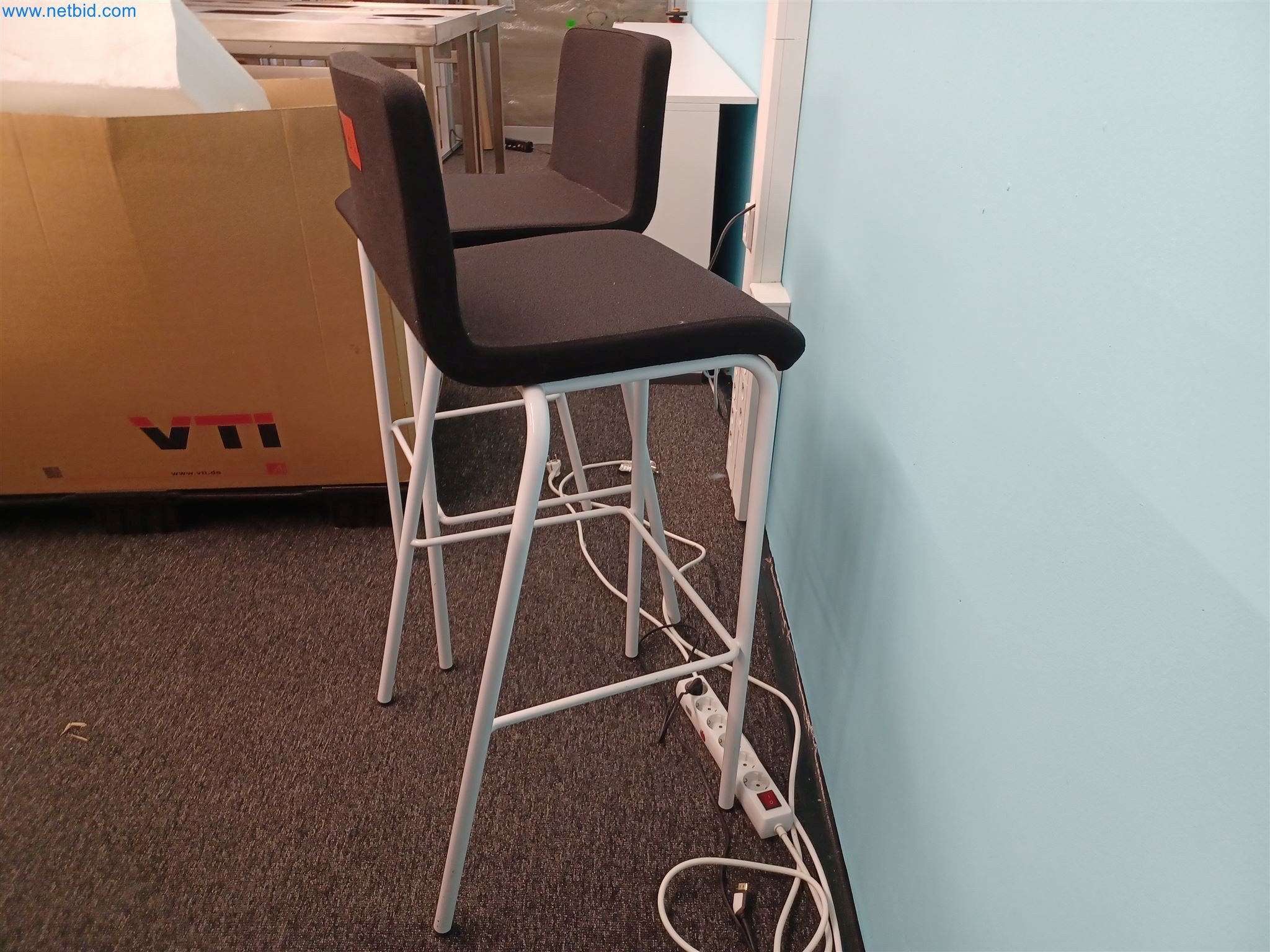 Laboratory equipment / Extensive storage technology and inventories / Osmosis systems and much more.-8