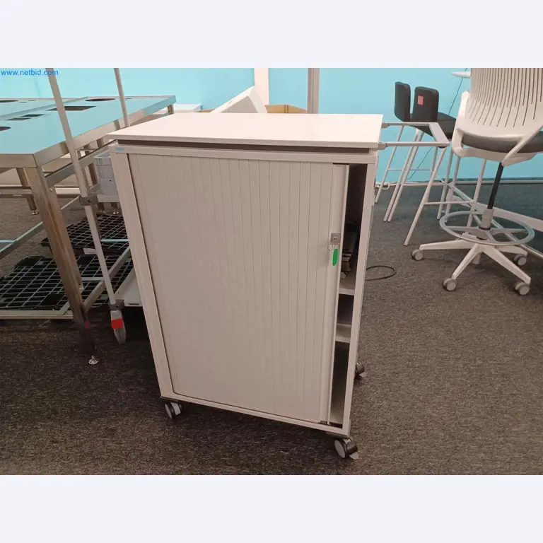 Laboratory equipment / Extensive storage technology and inventories / Osmosis systems and much more.-9