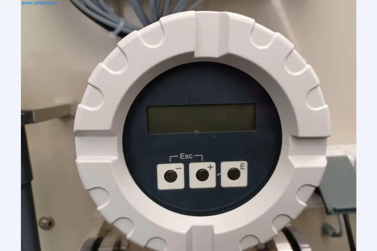 Laboratory equipment / Extensive storage technology and inventories / Osmosis systems and much more.-4