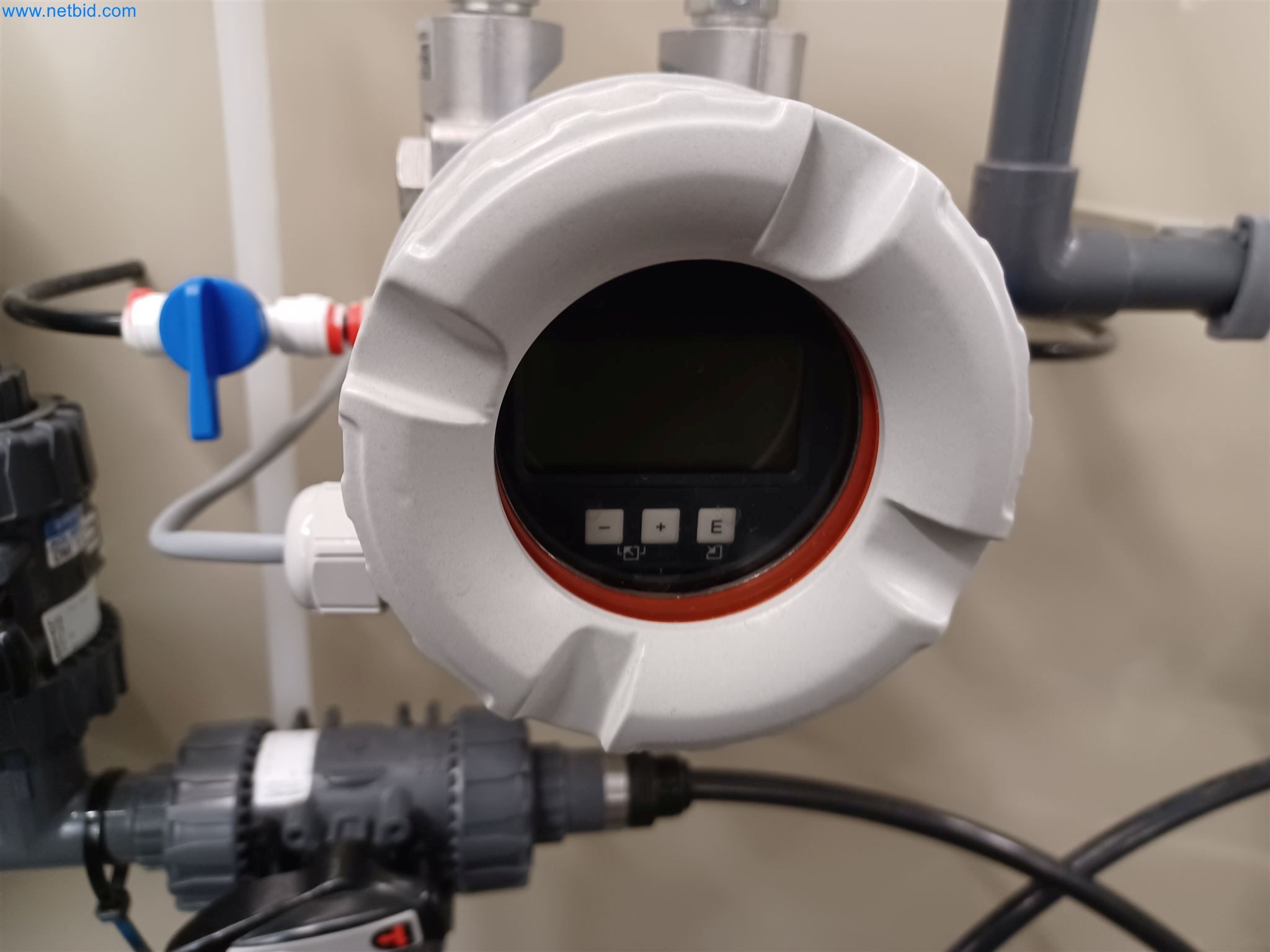 Laboratory equipment / Extensive storage technology and inventories / Osmosis systems and much more.-8