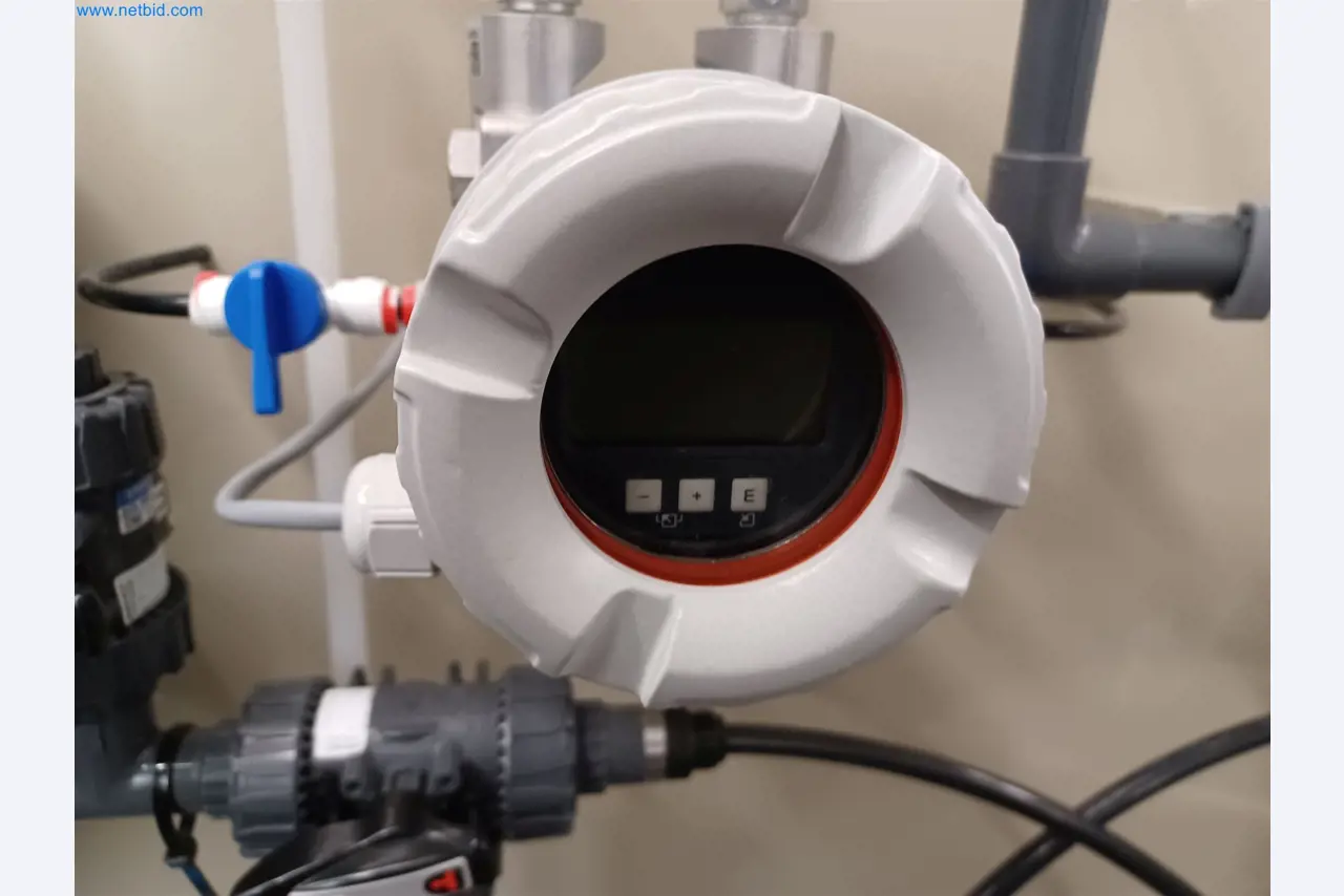 Laboratory equipment / Extensive storage technology and inventories / Osmosis systems and much more.-8