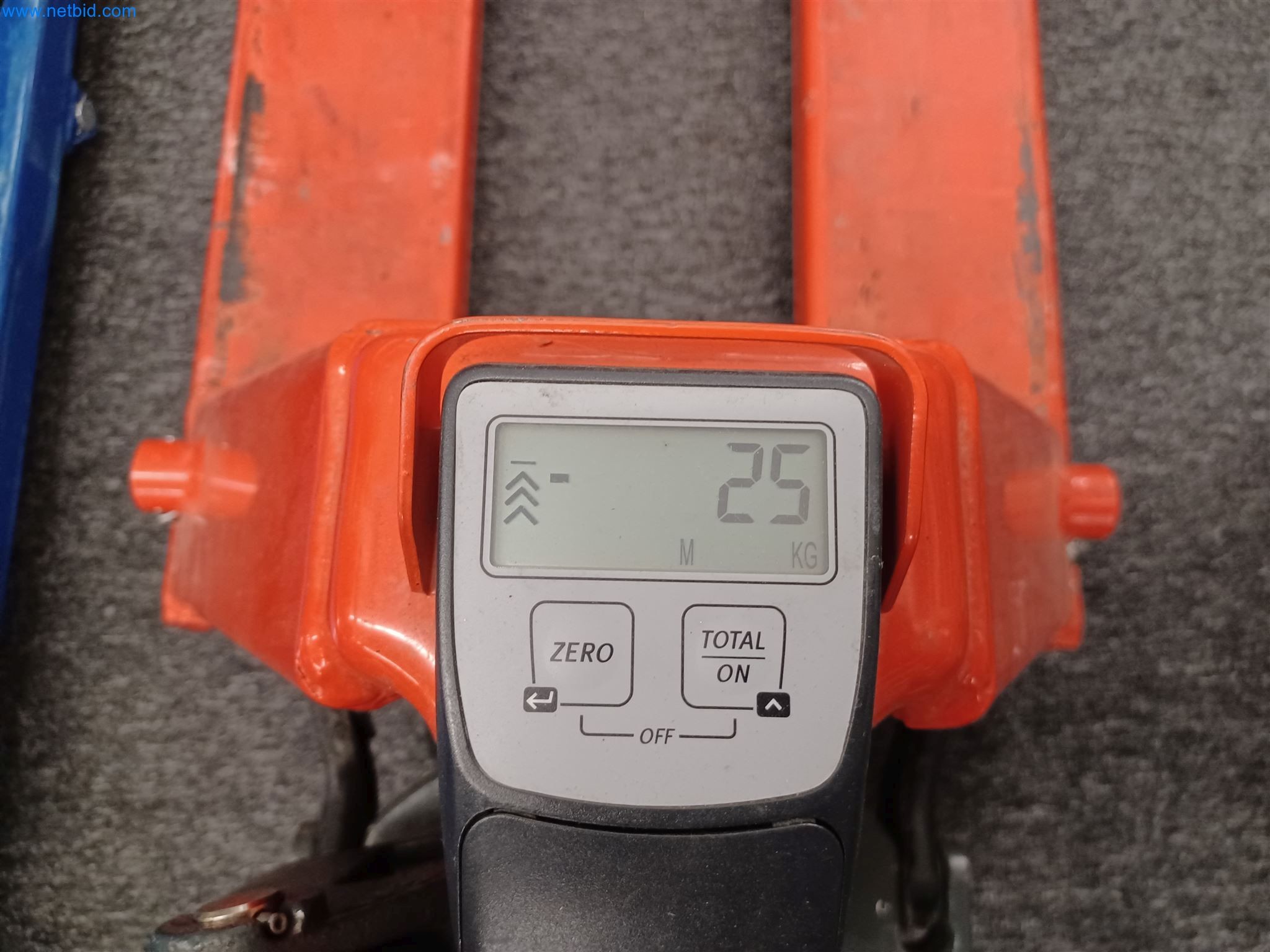 Laboratory equipment / Extensive storage technology and inventories / Osmosis systems and much more.-3