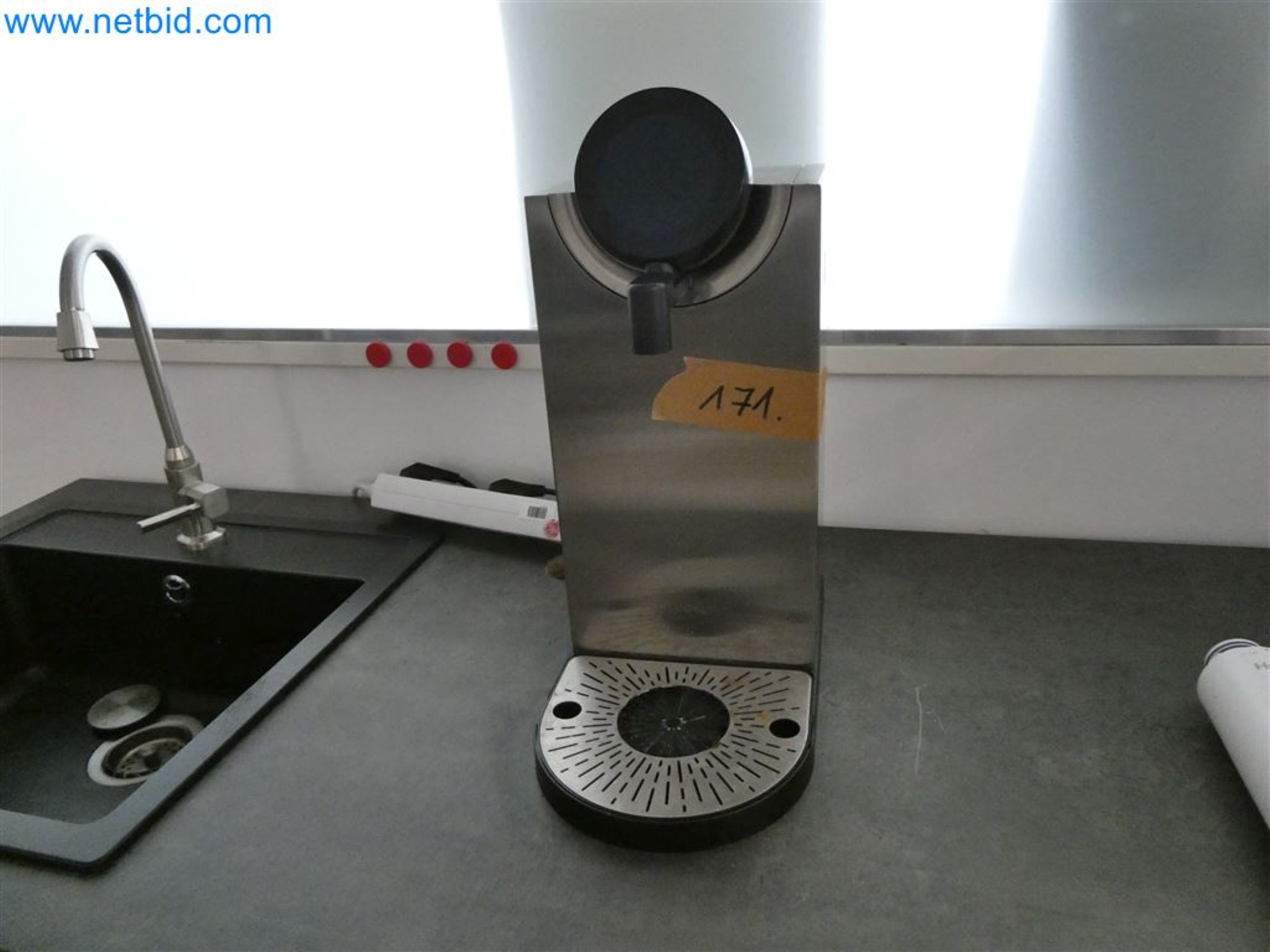 Labortechnische Geräte / Umfangreiche Lagertechnik und Warenvorräte / Osmoseanlagen u.v.a.m.-1