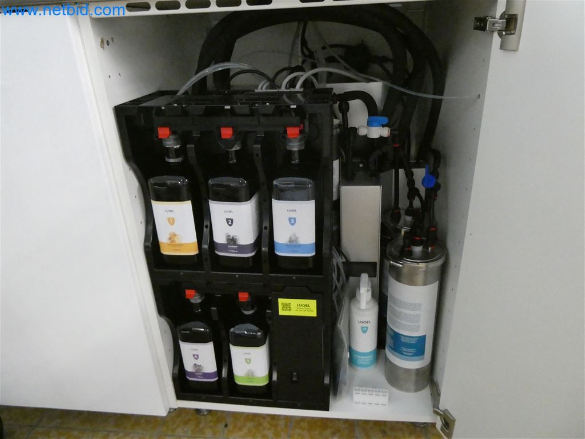 Labortechnische Geräte / Umfangreiche Lagertechnik und Warenvorräte / Osmoseanlagen u.v.a.m.-2