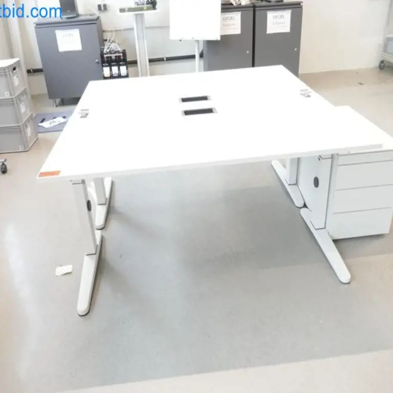 2 Desks Steelcase