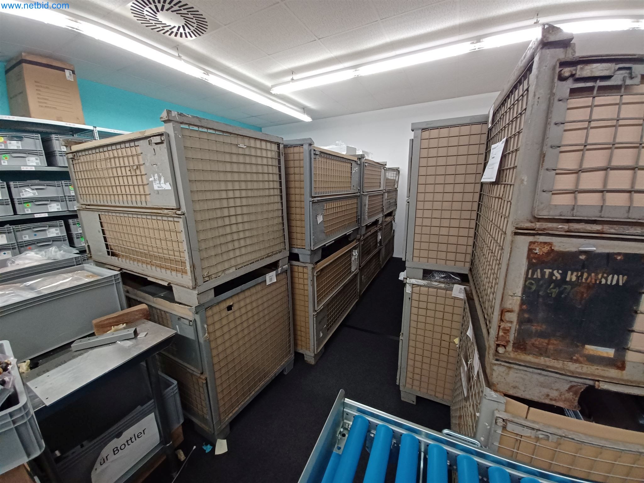 Laboratory equipment / Extensive storage technology and inventories / Osmosis systems and much more.-3