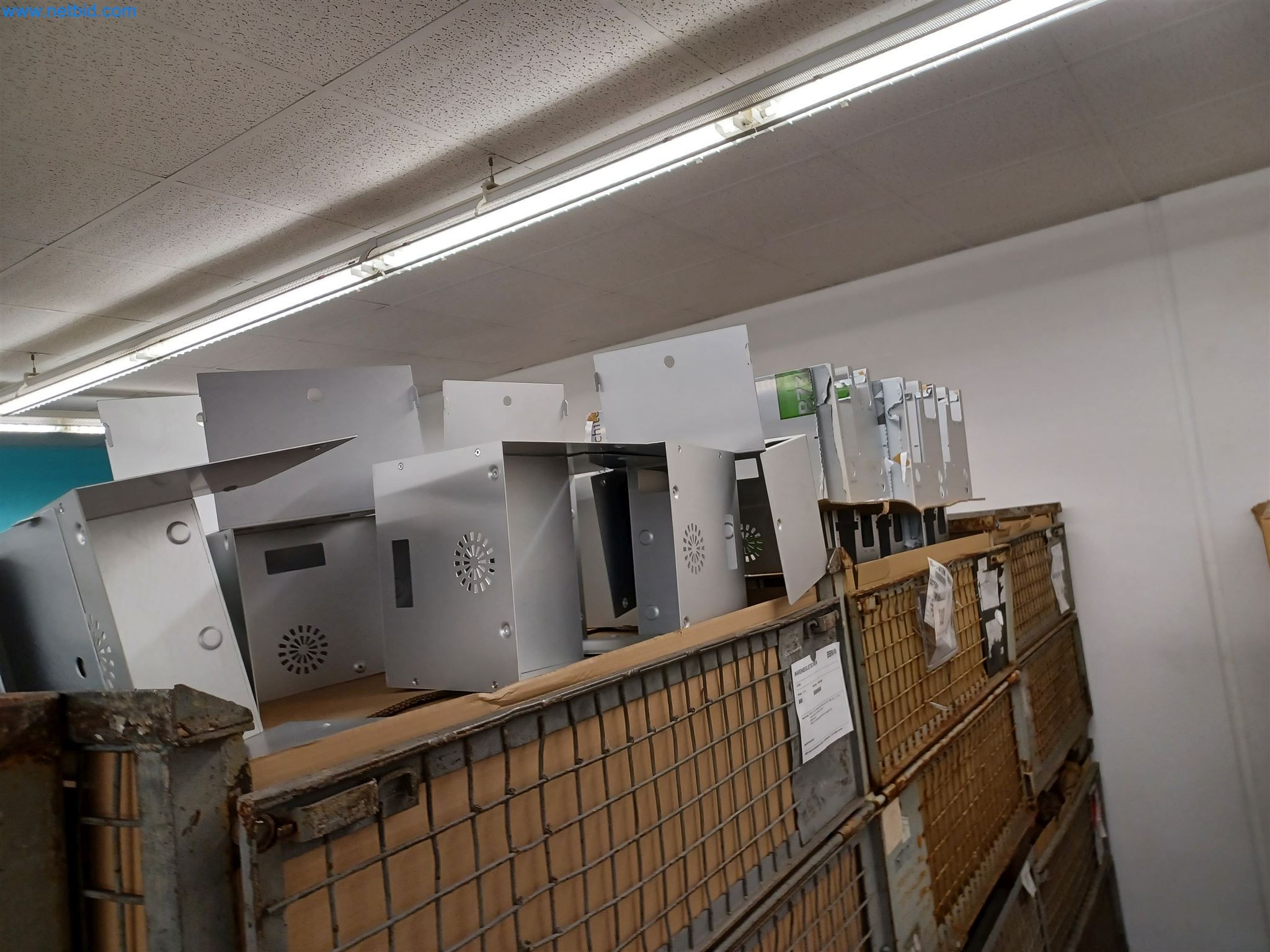 Laboratory equipment / Extensive storage technology and inventories / Osmosis systems and much more.-4