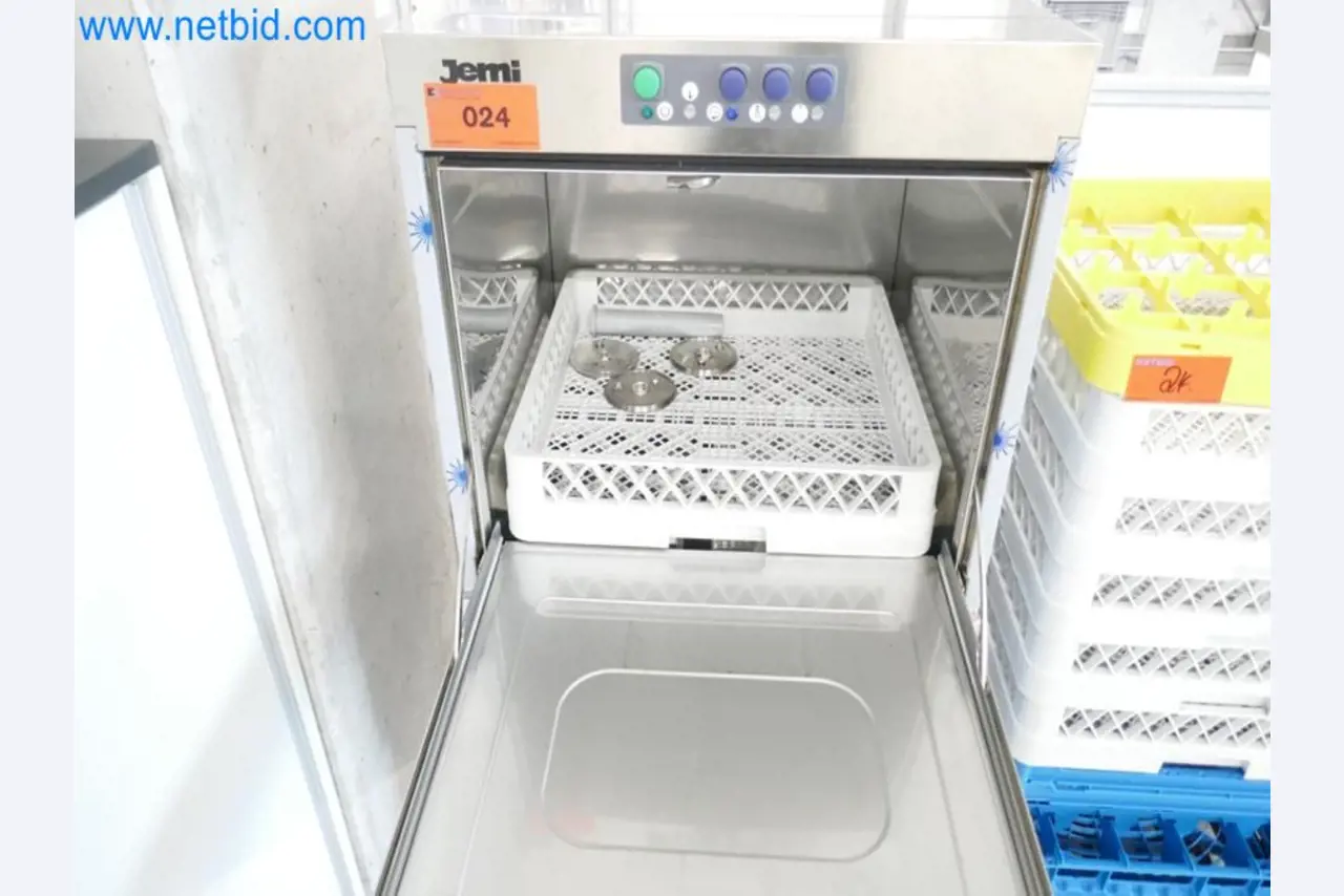 Laboratory equipment / Extensive storage technology and inventories / Osmosis systems and much more.-2