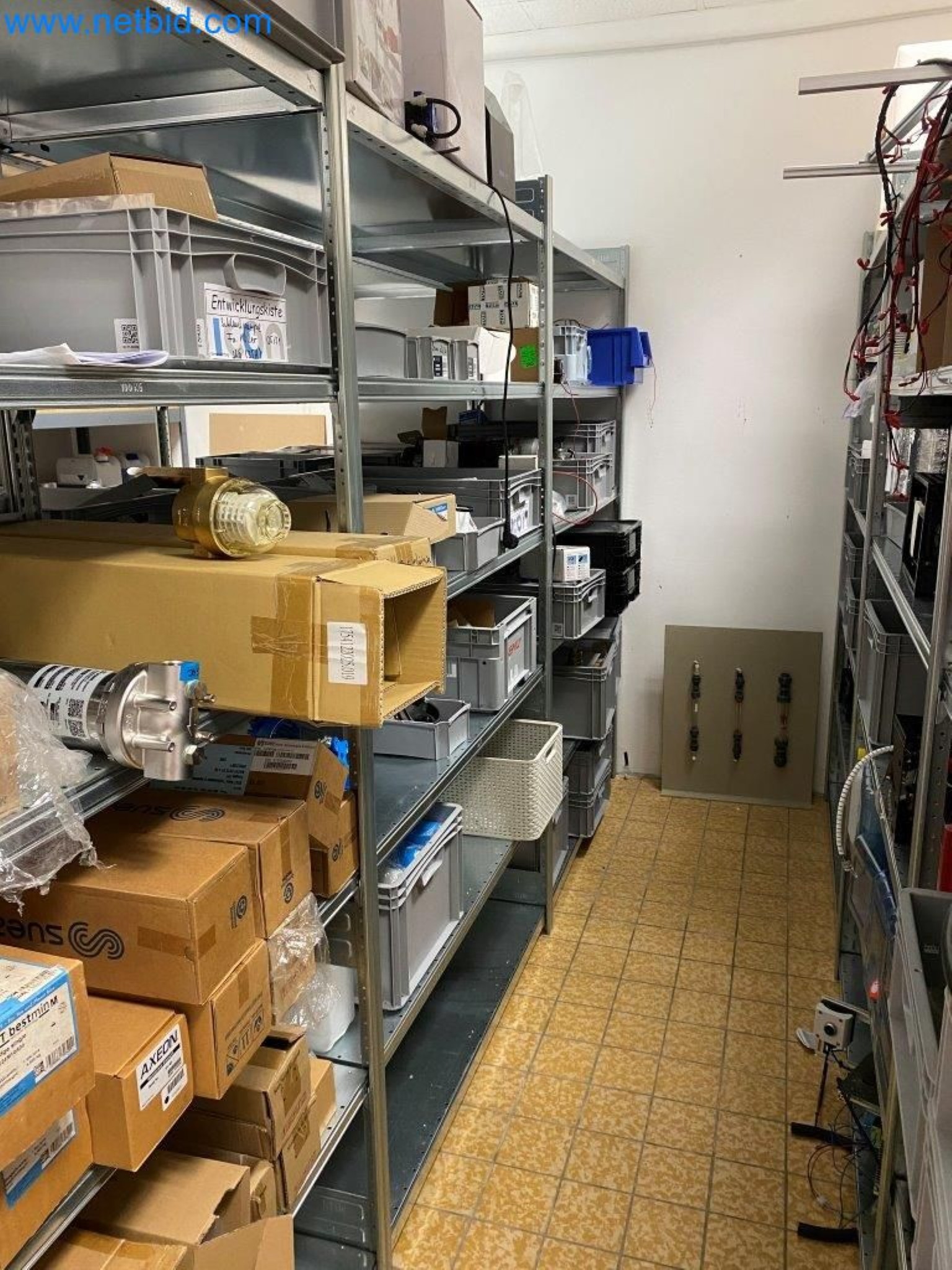 Laboratory equipment / Extensive storage technology and inventories / Osmosis systems and much more.-1