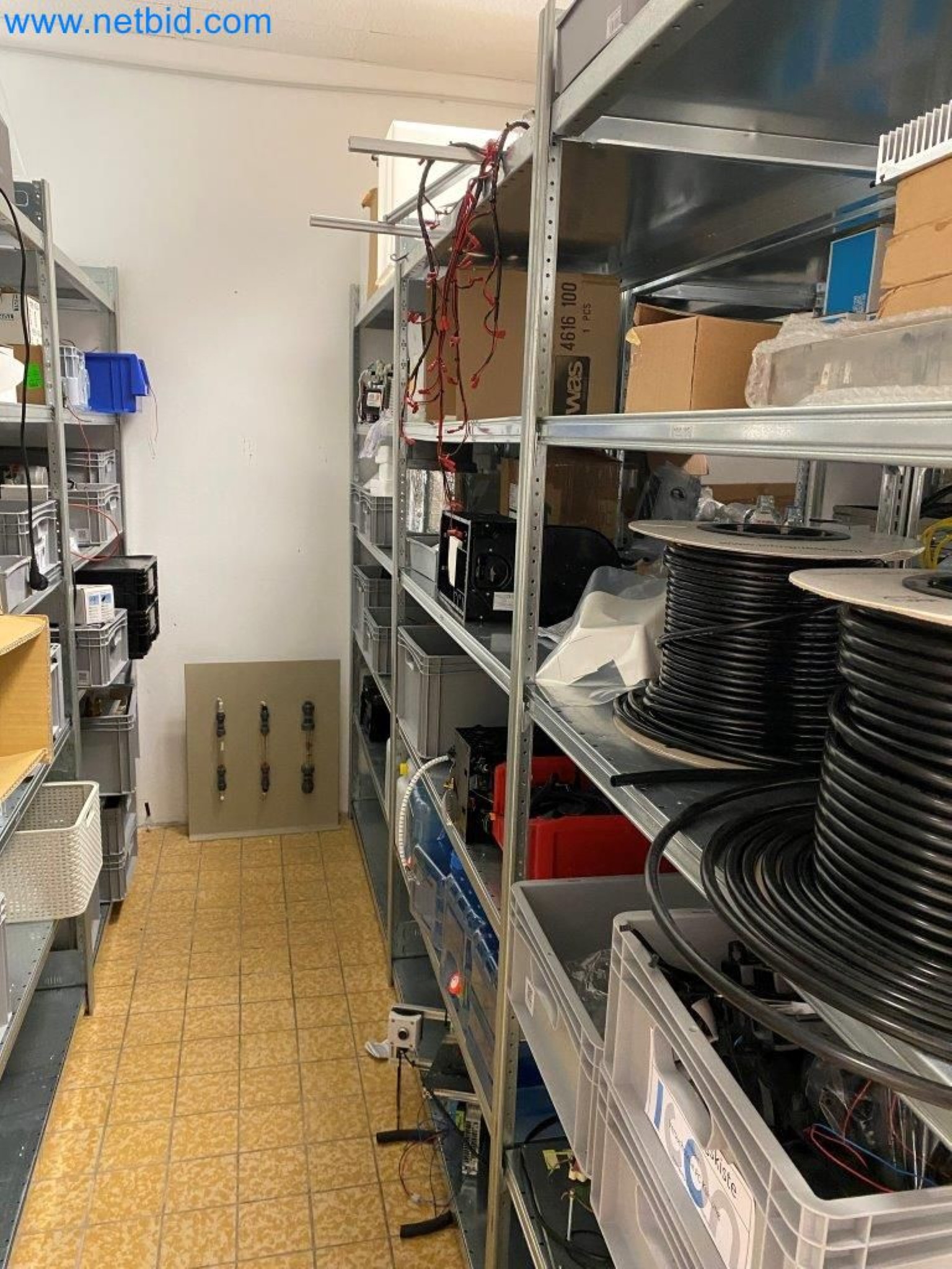 Laboratory equipment / Extensive storage technology and inventories / Osmosis systems and much more.-2