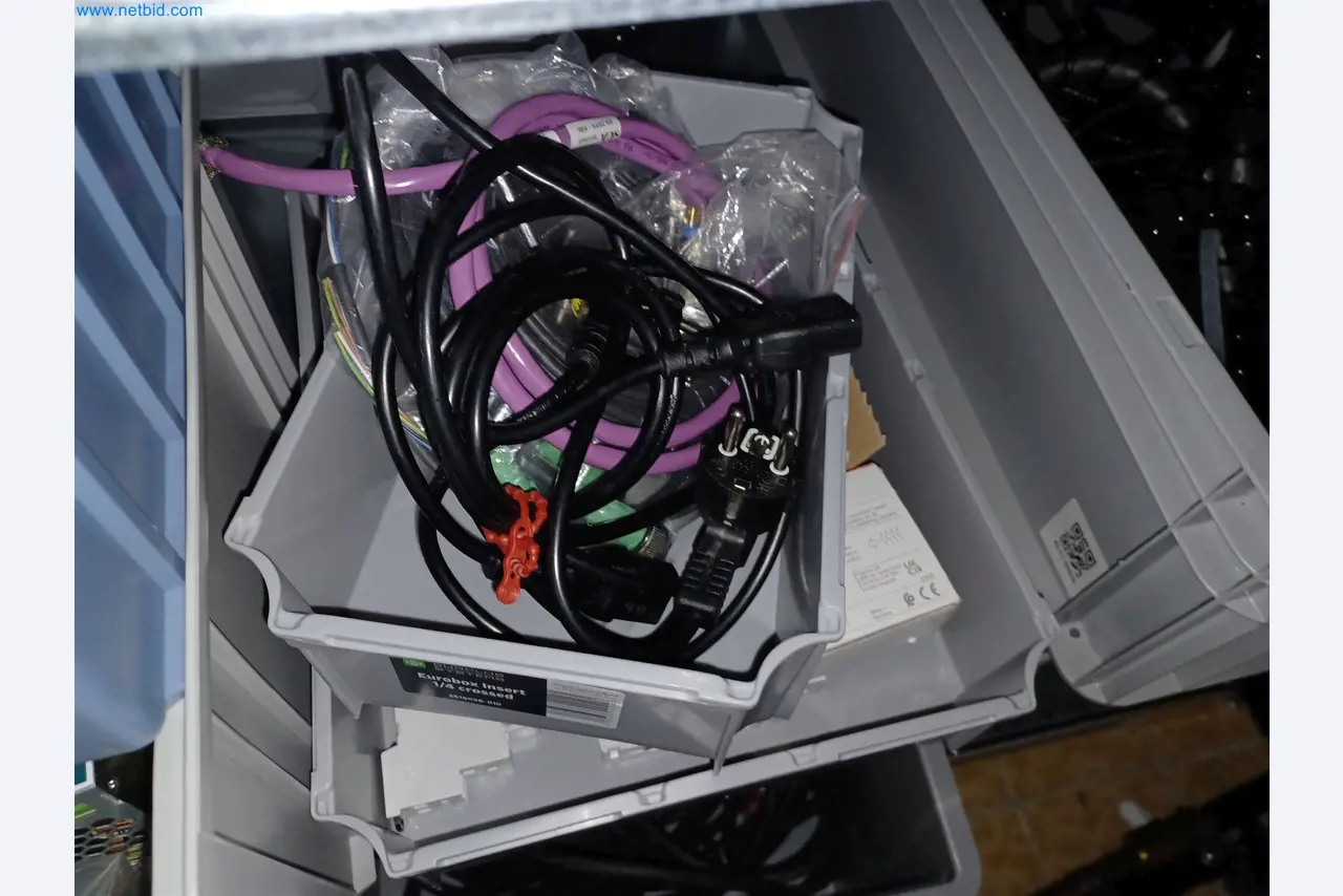 Laboratory equipment / Extensive storage technology and inventories / Osmosis systems and much more.-7