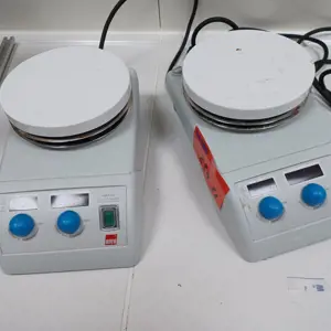 2 Heating and magnetic stirrers Roth MH 20