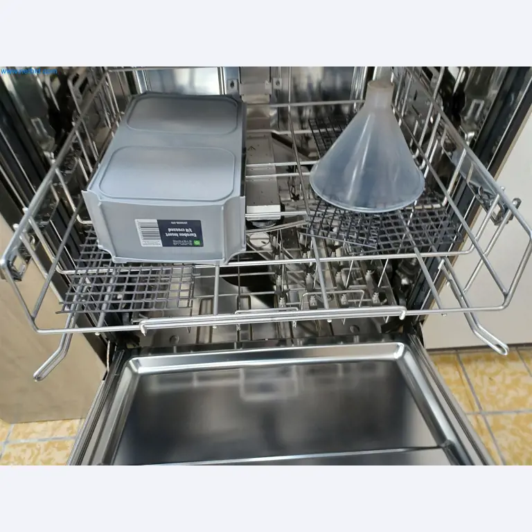 Laboratory equipment / Extensive storage technology and inventories / Osmosis systems and much more.-4