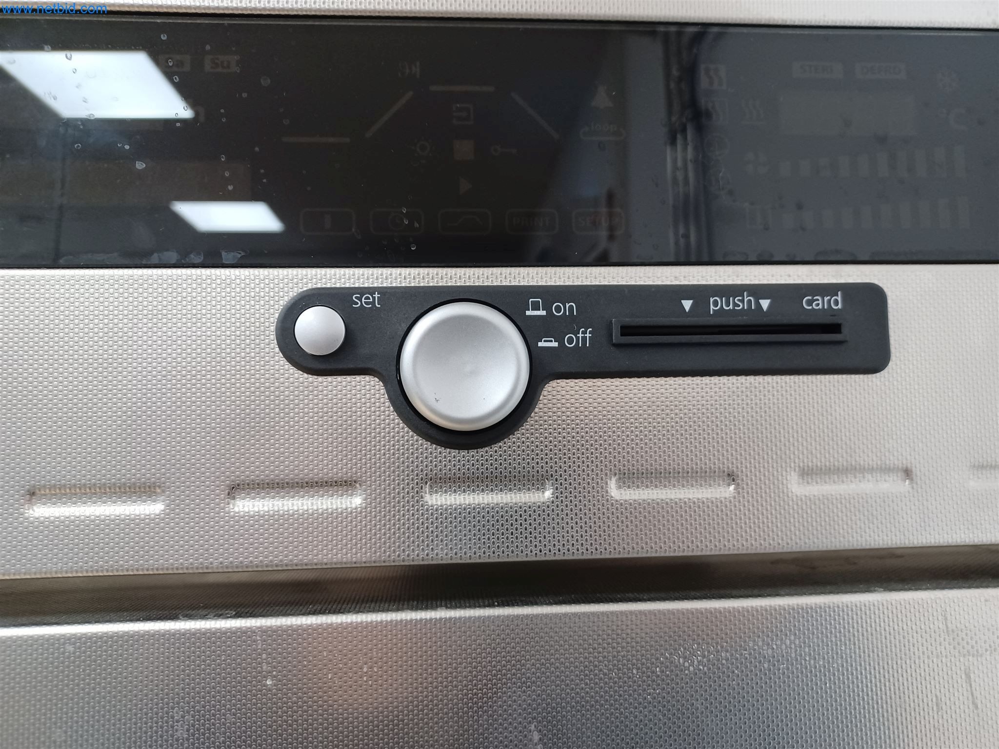 Laboratory equipment / Extensive storage technology and inventories / Osmosis systems and much more.-4