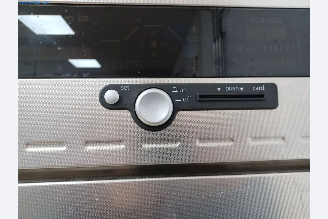 Laboratory equipment / Extensive storage technology and inventories / Osmosis systems and much more.-4