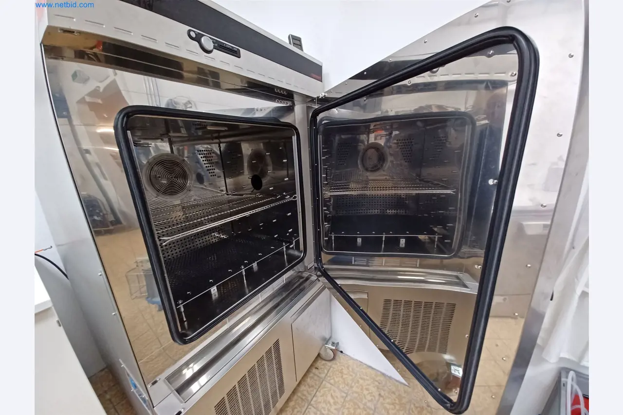 Laboratory equipment / Extensive storage technology and inventories / Osmosis systems and much more.-6