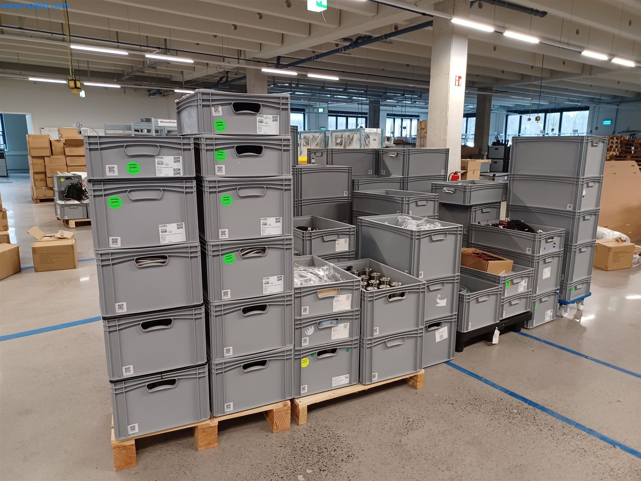 Laboratory equipment / Extensive storage technology and inventories / Osmosis systems and much more.-4