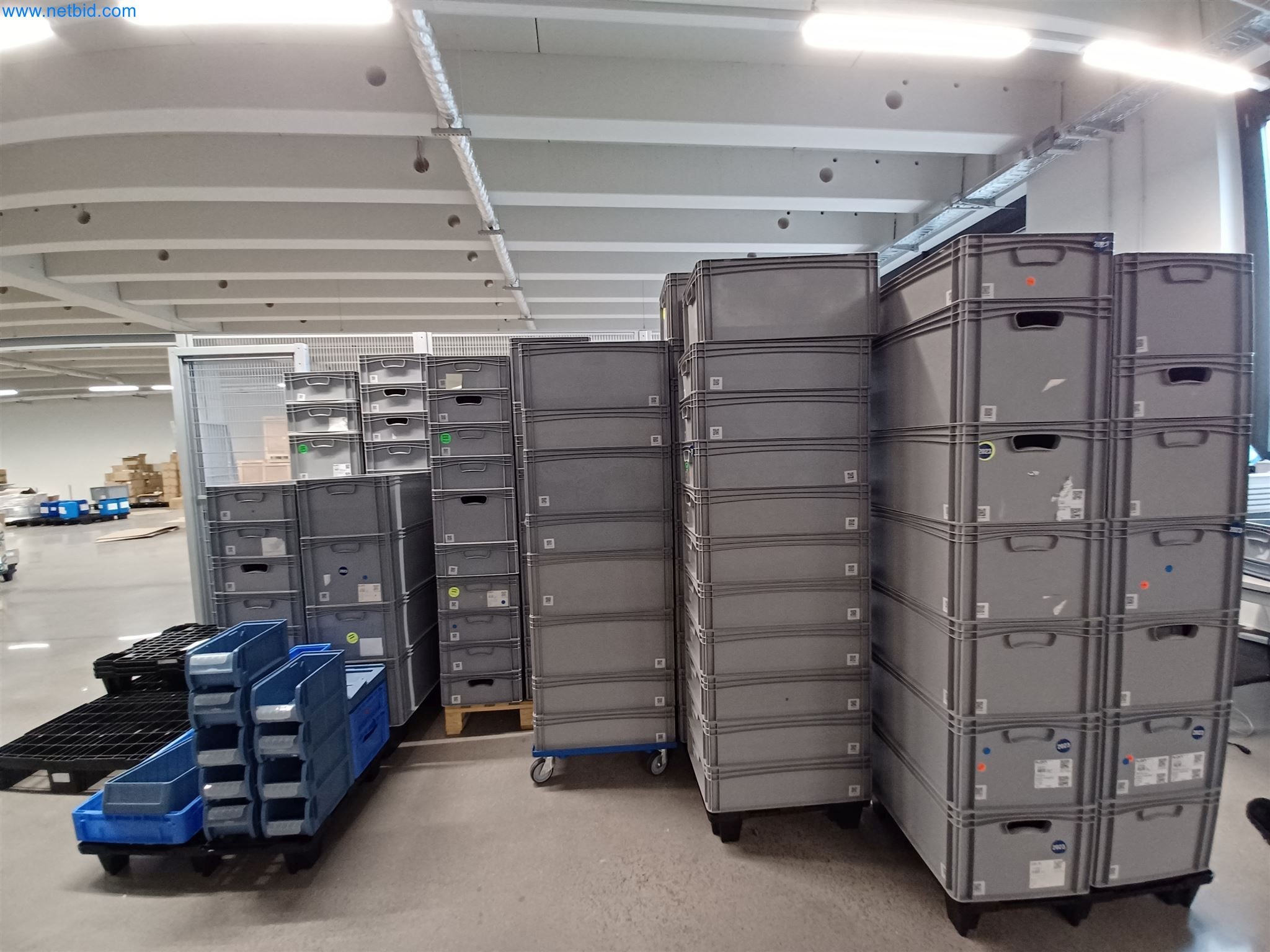 Laboratory equipment / Extensive storage technology and inventories / Osmosis systems and much more.-7