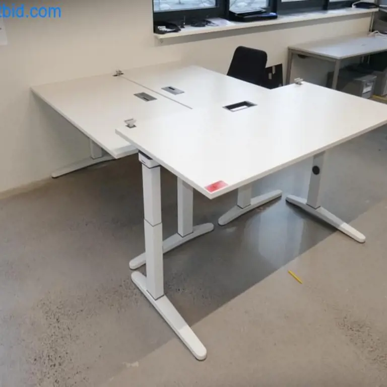 4 Desks Steelcase