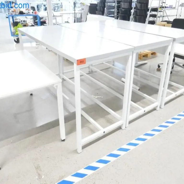 3 Work tables