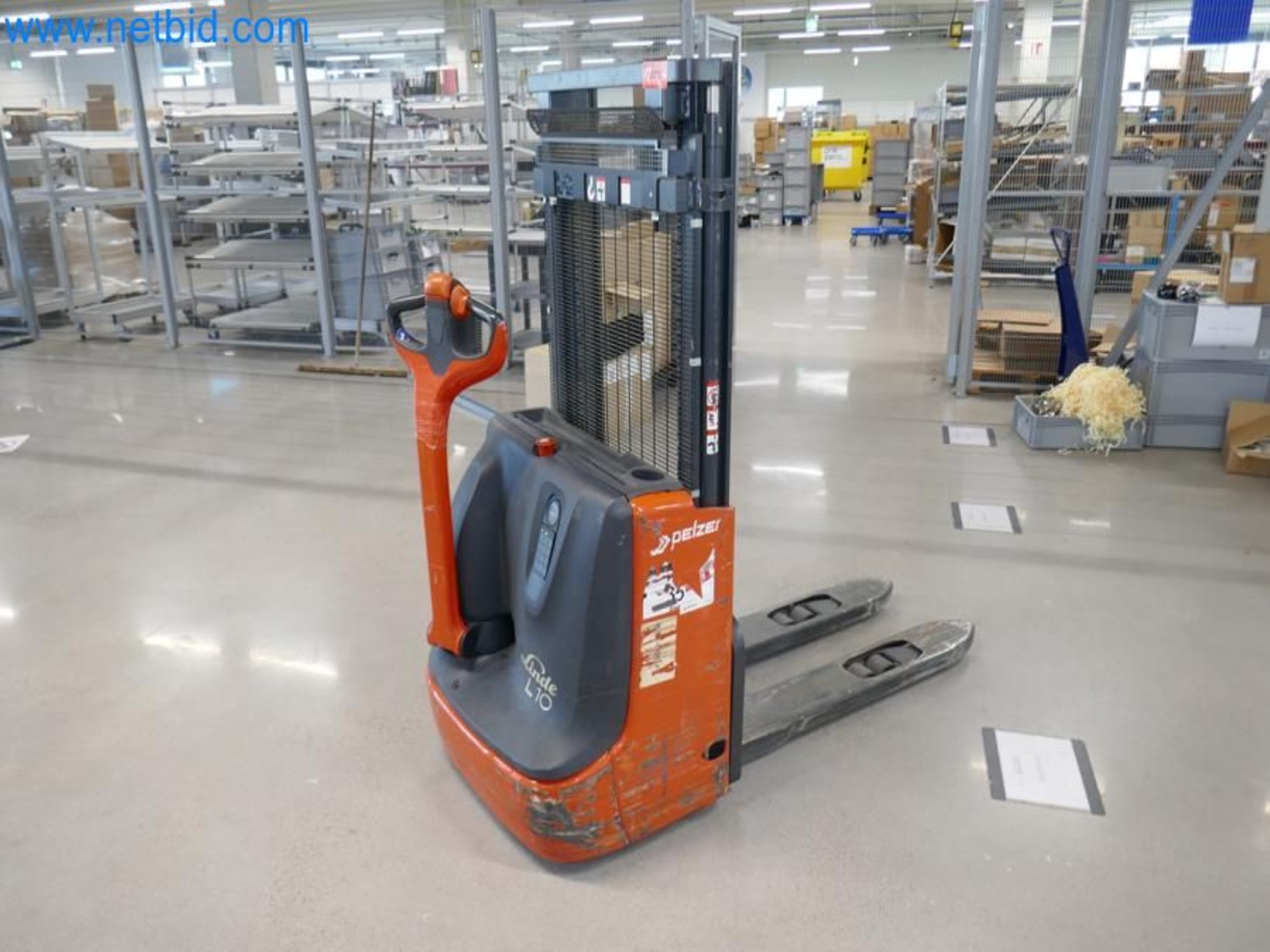 Laboratory equipment / Extensive storage technology and inventories / Osmosis systems and much more.-2