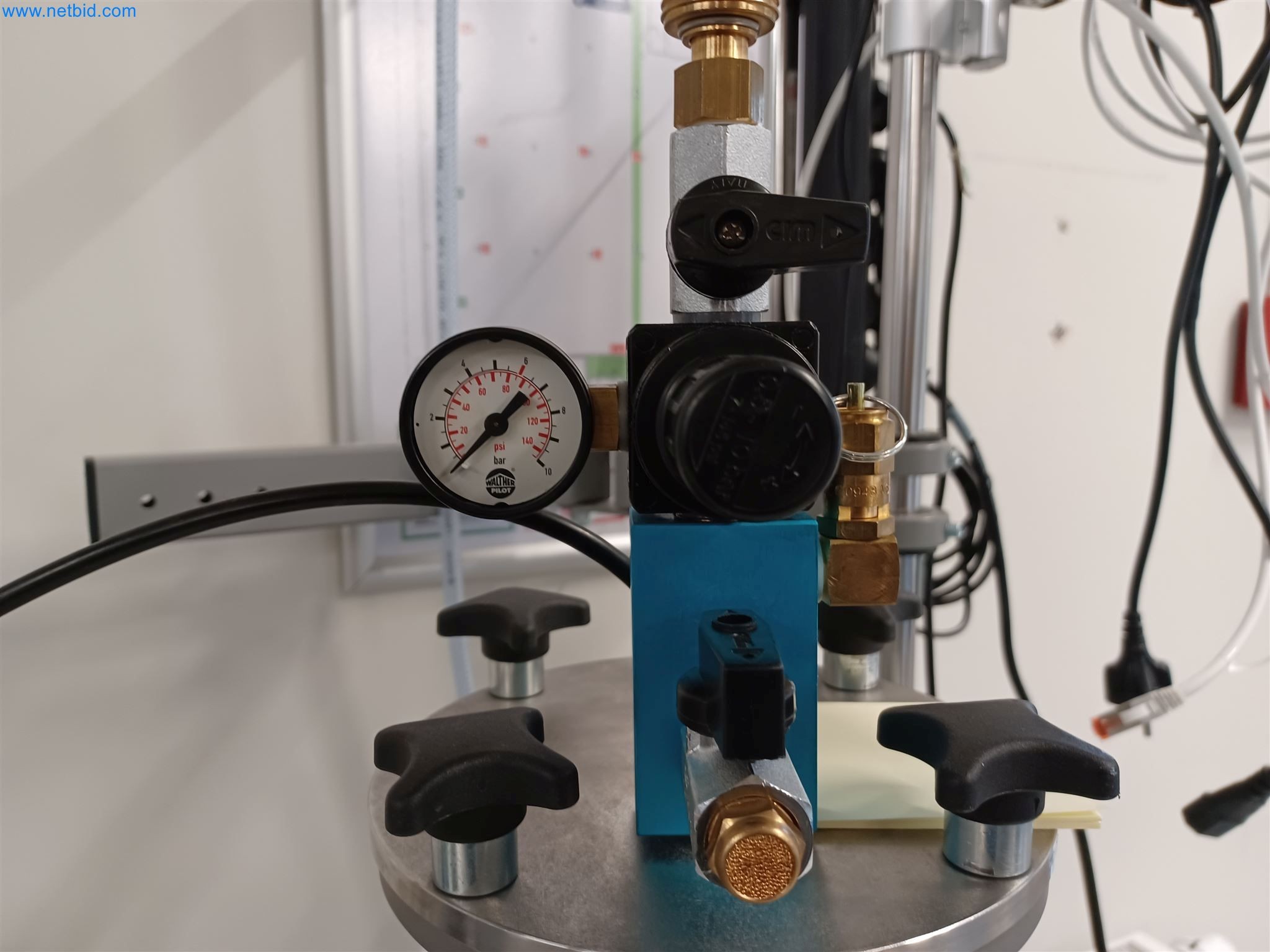 Laboratory equipment / Extensive storage technology and inventories / Osmosis systems and much more.-6