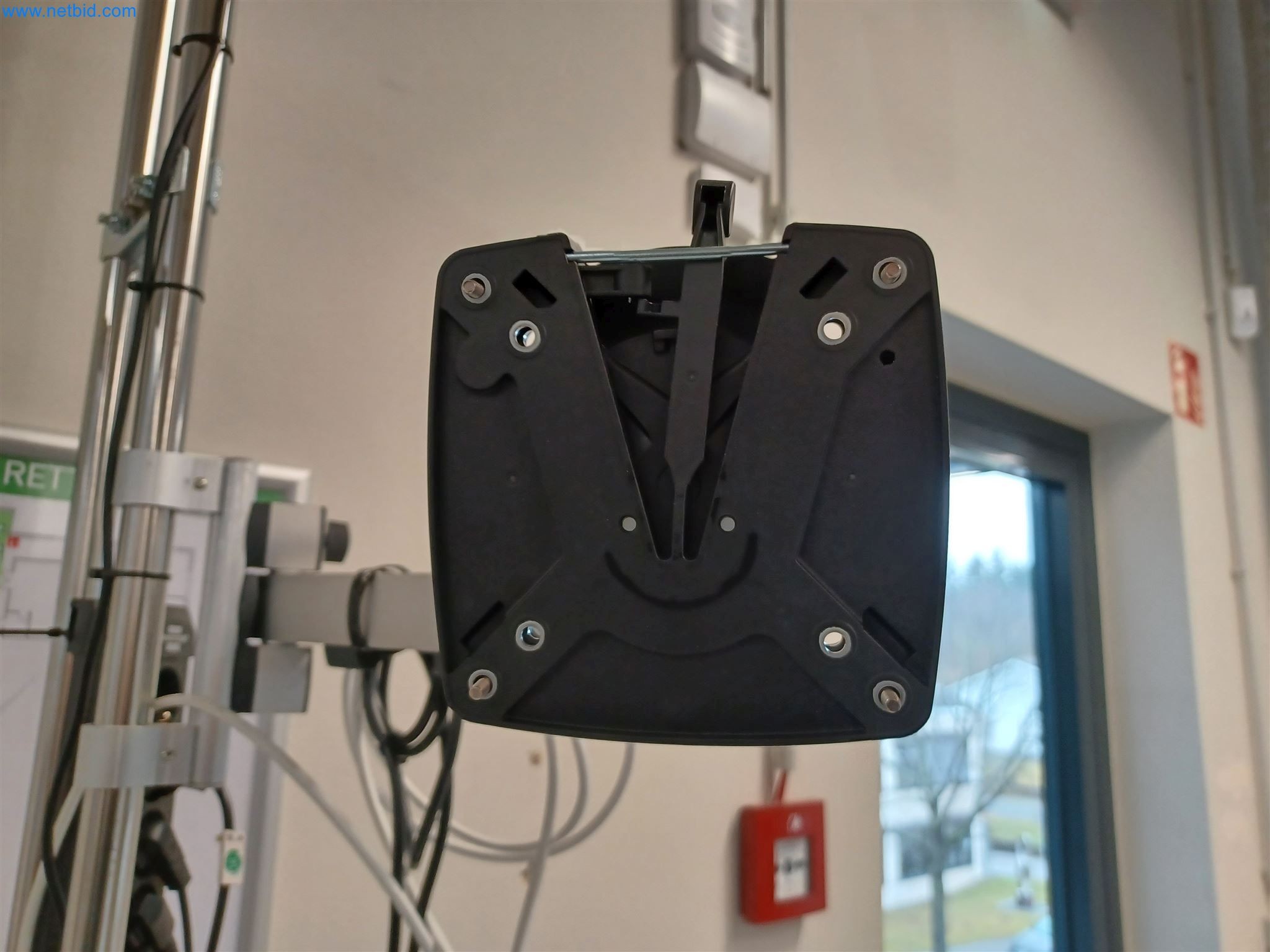 Laboratory equipment / Extensive storage technology and inventories / Osmosis systems and much more.-7