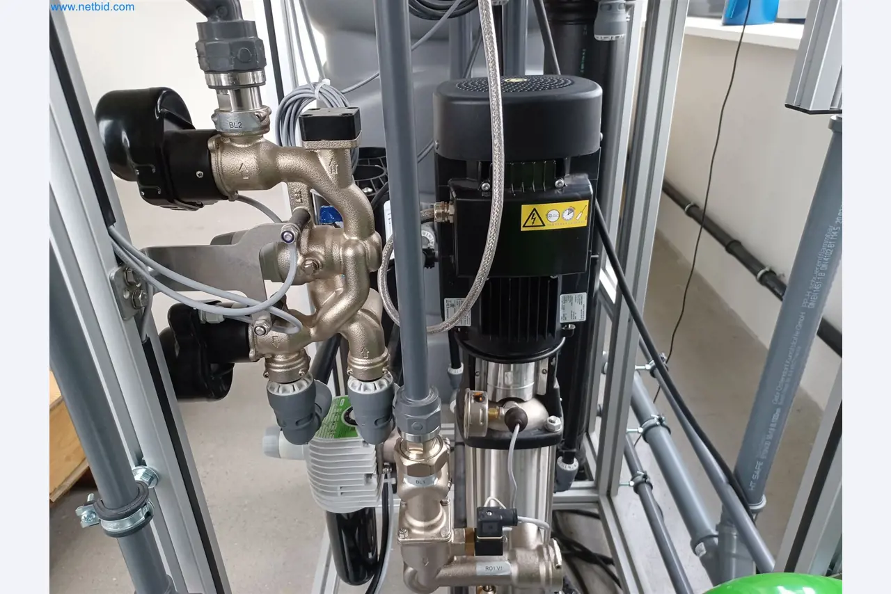 Laboratory equipment / Extensive storage technology and inventories / Osmosis systems and much more.-13