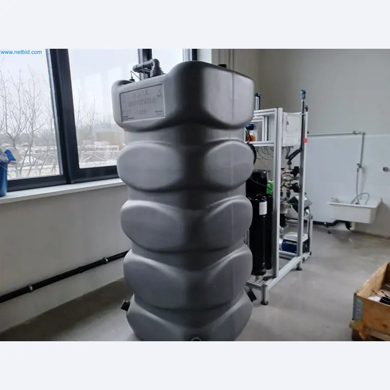 Laboratory equipment / Extensive storage technology and inventories / Osmosis systems and much more.-8