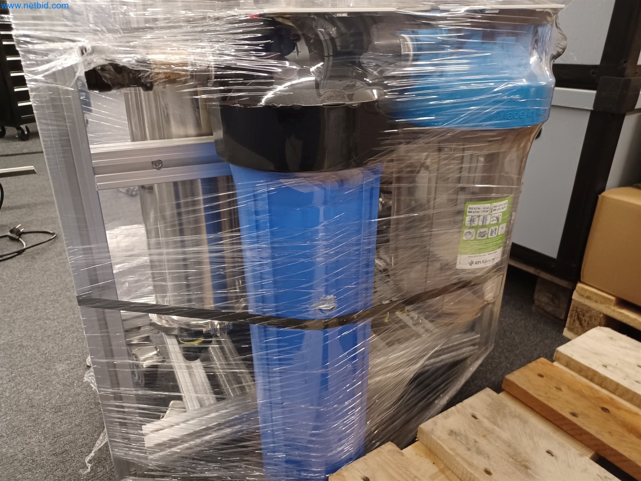 Laboratory equipment / Extensive storage technology and inventories / Osmosis systems and much more.-5