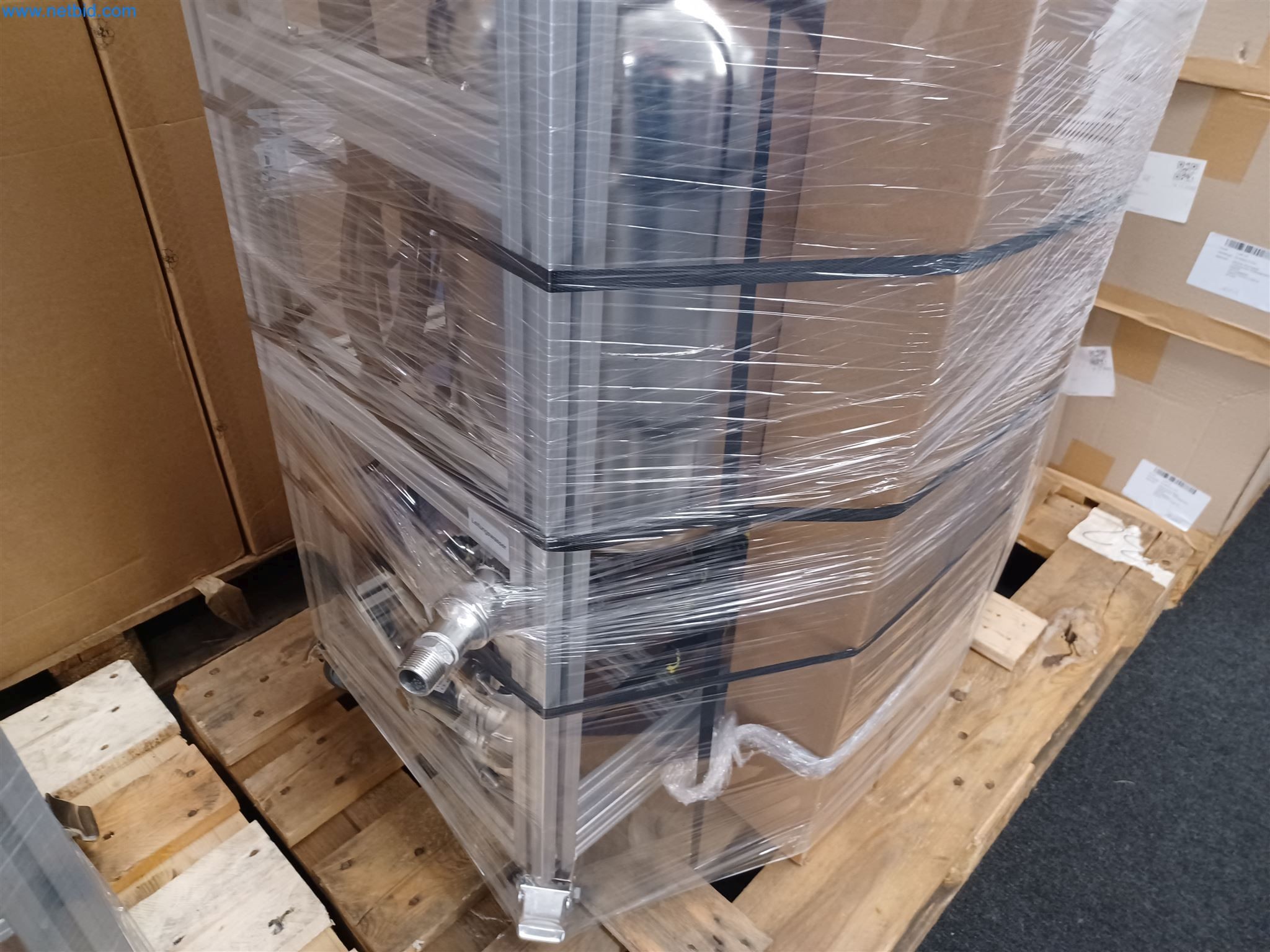 Laboratory equipment / Extensive storage technology and inventories / Osmosis systems and much more.-5