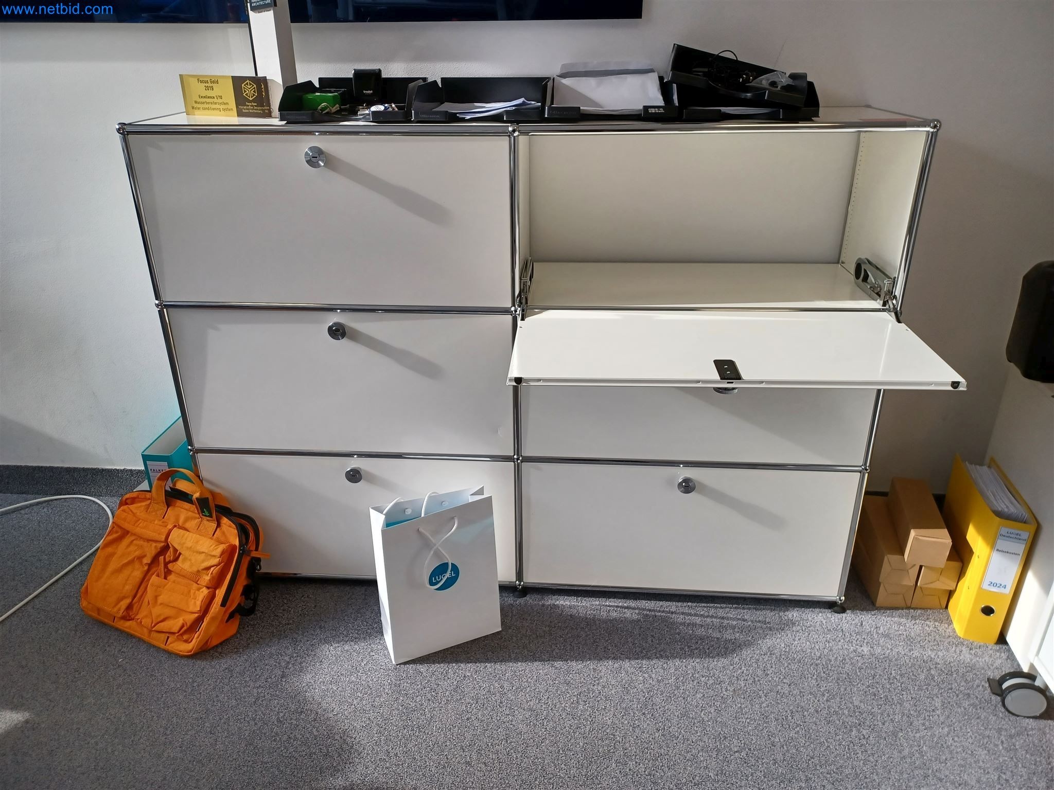 Laboratory equipment / Extensive storage technology and inventories / Osmosis systems and much more.-1