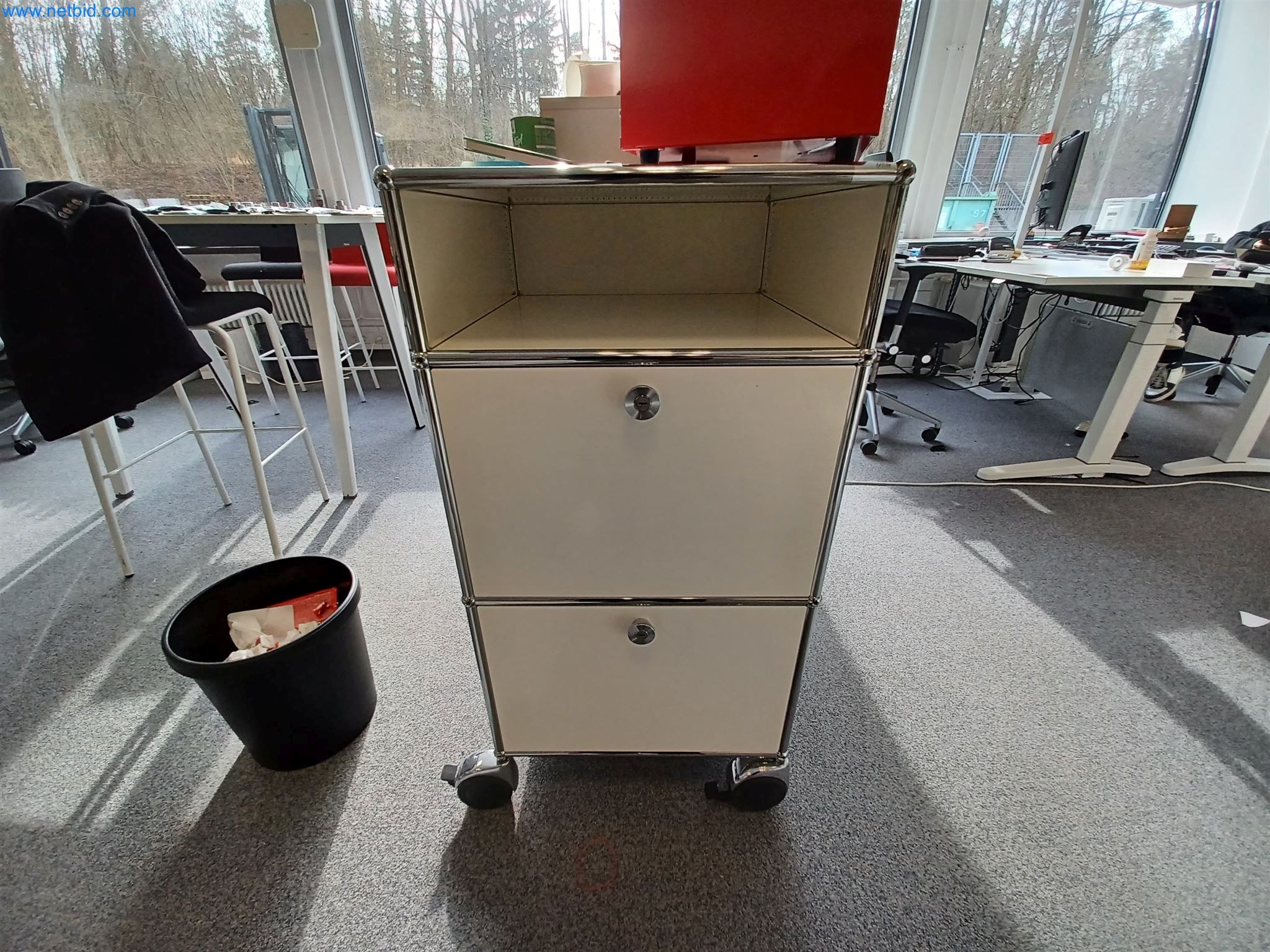 Laboratory equipment / Extensive storage technology and inventories / Osmosis systems and much more.-2