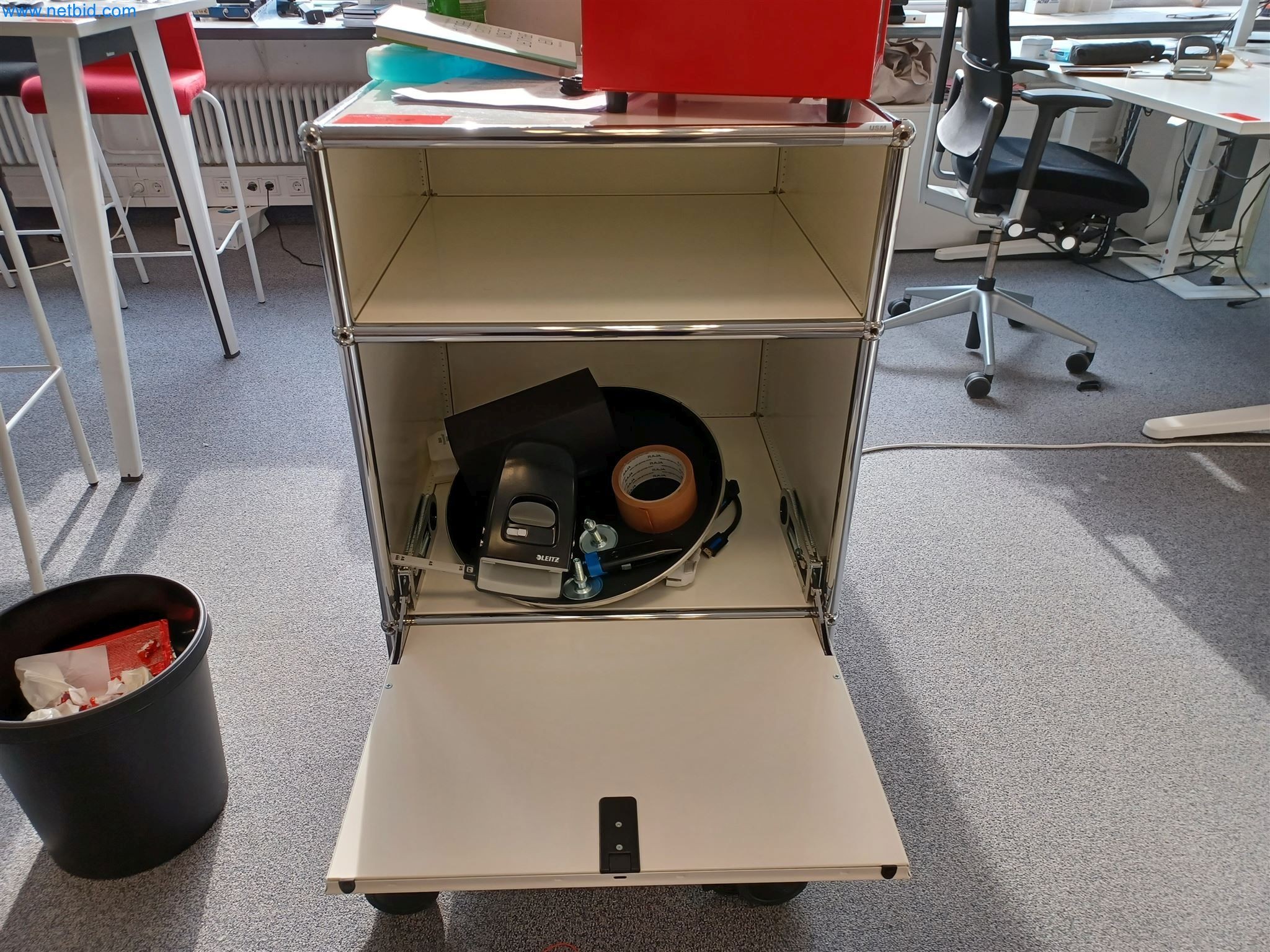 Laboratory equipment / Extensive storage technology and inventories / Osmosis systems and much more.-3