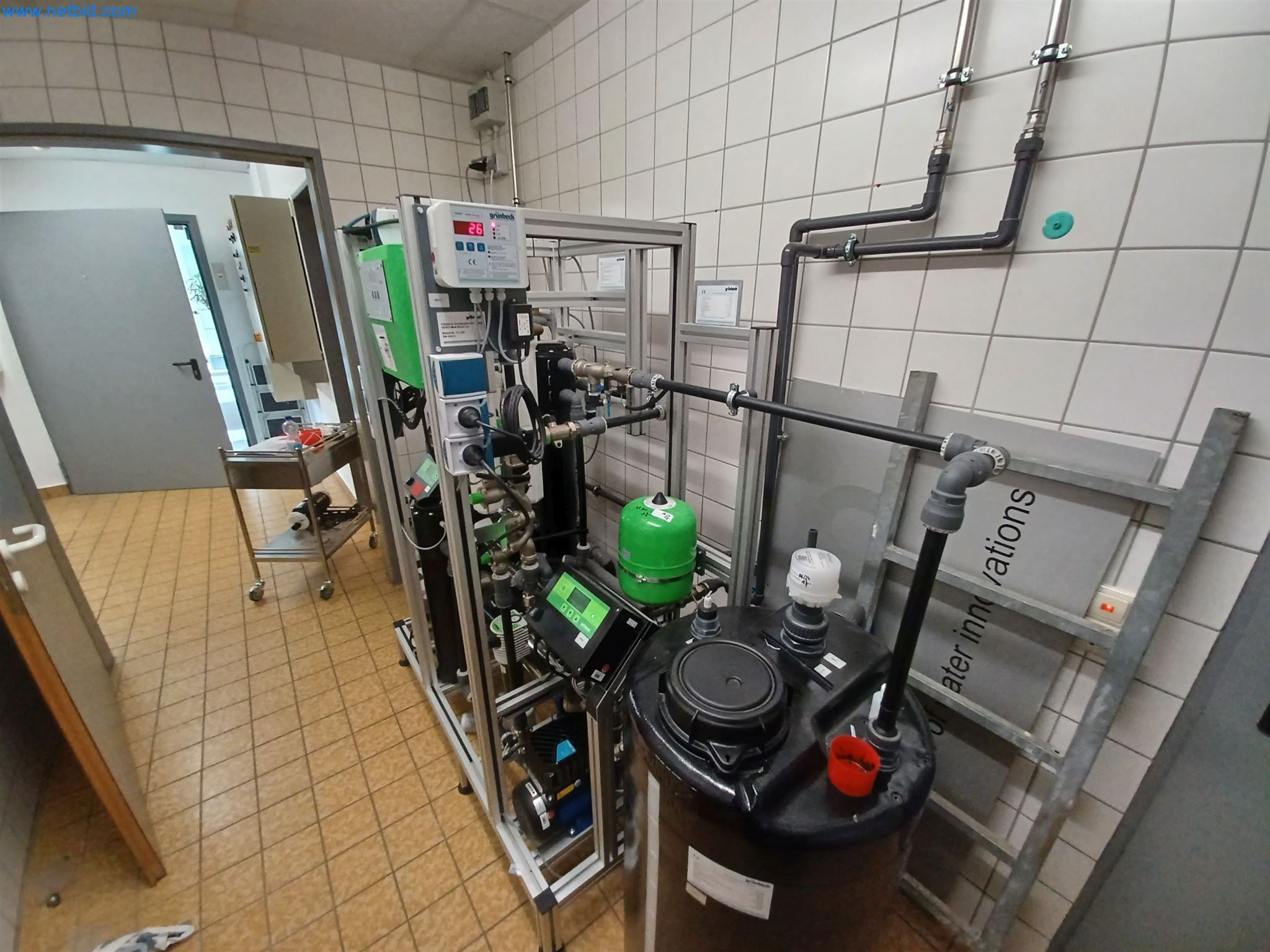 Laboratory equipment / Extensive storage technology and inventories / Osmosis systems and much more.-9