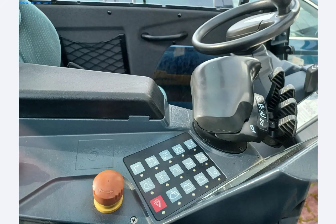 Laboratory equipment / Extensive storage technology and inventories / Osmosis systems and much more.-12