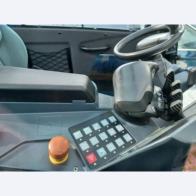 Laboratory equipment / Extensive storage technology and inventories / Osmosis systems and much more.-12