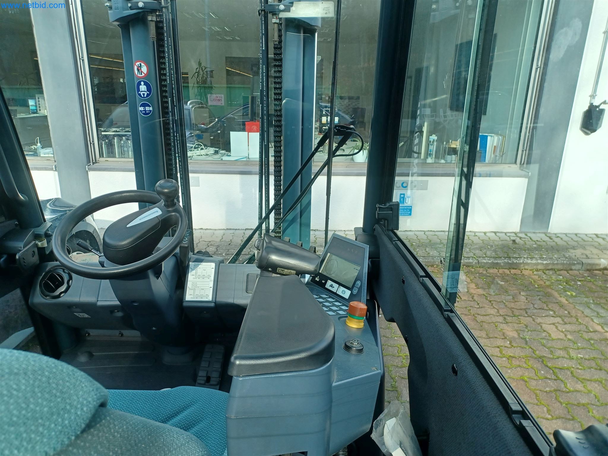 Laboratory equipment / Extensive storage technology and inventories / Osmosis systems and much more.-14