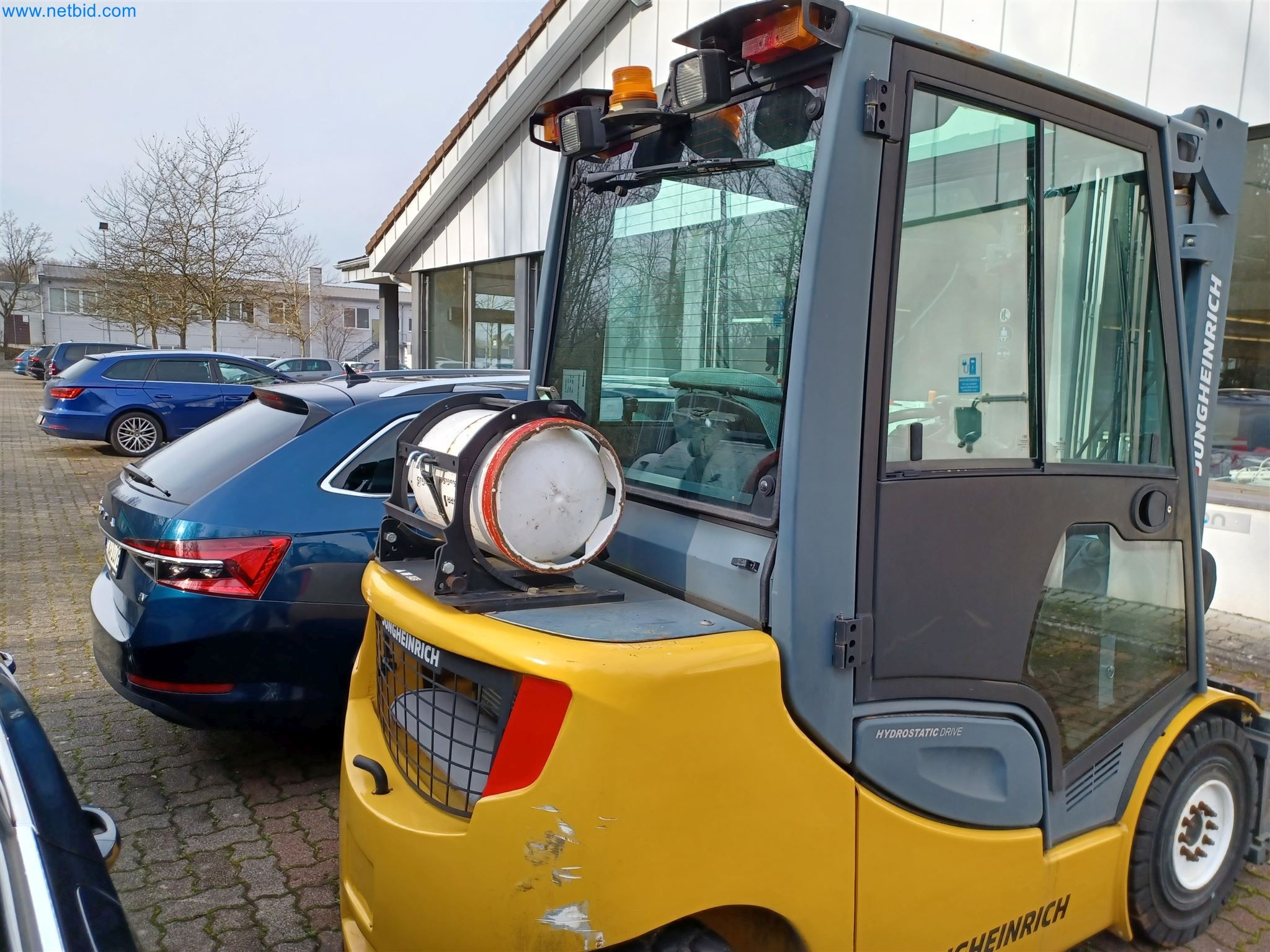 Laboratory equipment / Extensive storage technology and inventories / Osmosis systems and much more.-5