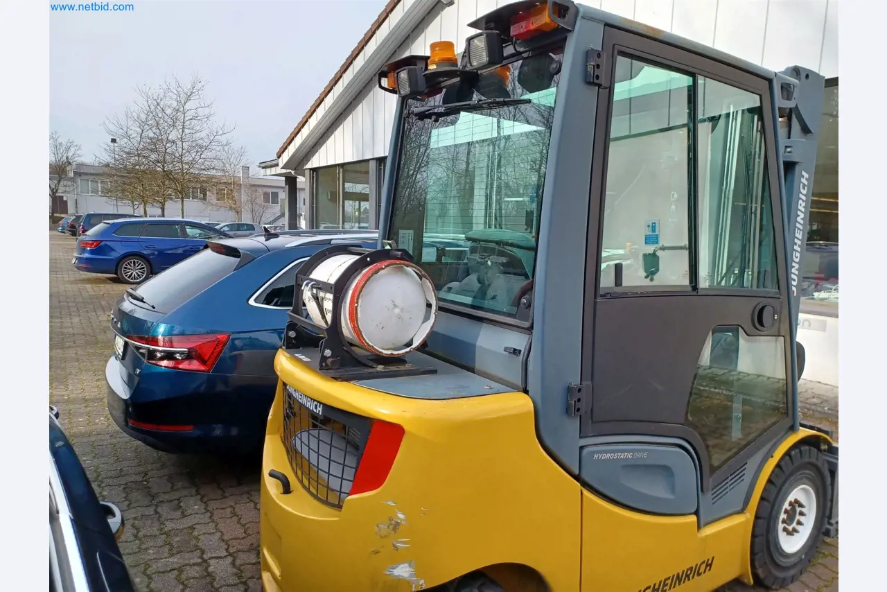 Laboratory equipment / Extensive storage technology and inventories / Osmosis systems and much more.-5