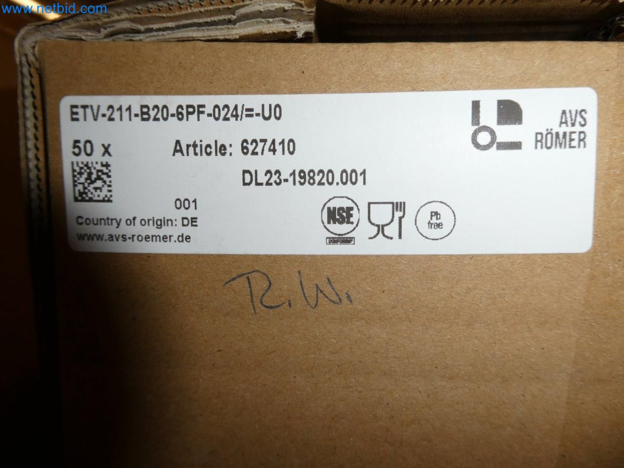 Laboratory equipment / Extensive storage technology and inventories / Osmosis systems and much more.-3