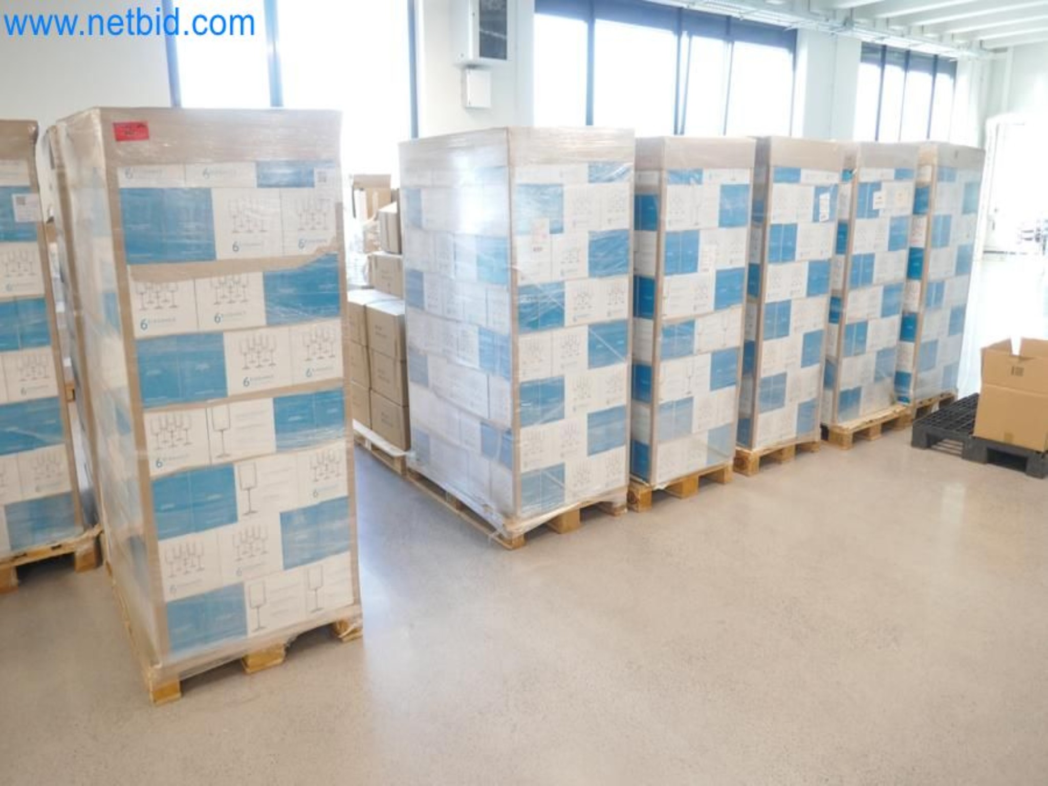 Laboratory equipment / Extensive storage technology and inventories / Osmosis systems and much more.-3
