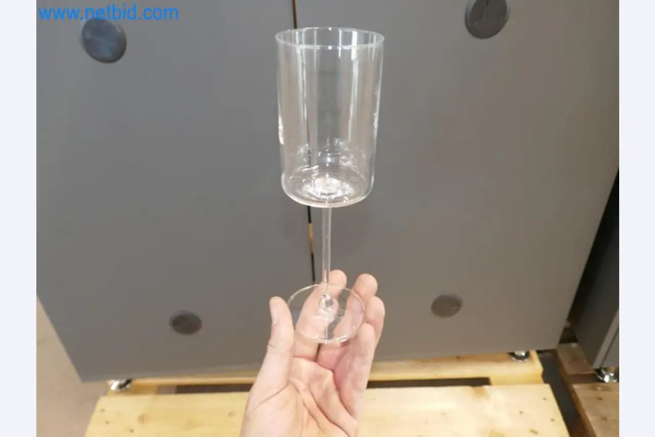 Laboratory equipment / Extensive storage technology and inventories / Osmosis systems and much more.-4