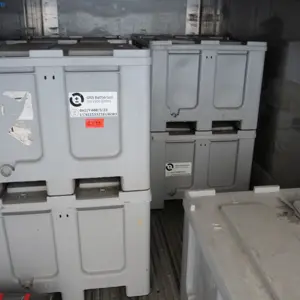 9 Palettenboxen (mit Inhalt)