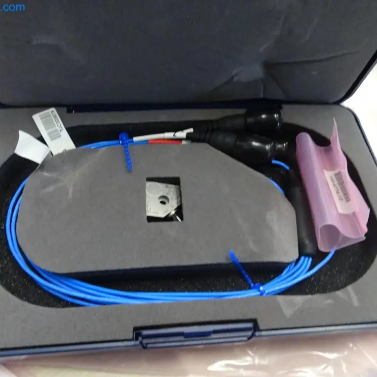 Triaxialer ICP Beschleunigungssensor / ACCELEROMETER PCB Piezotronics 354B05