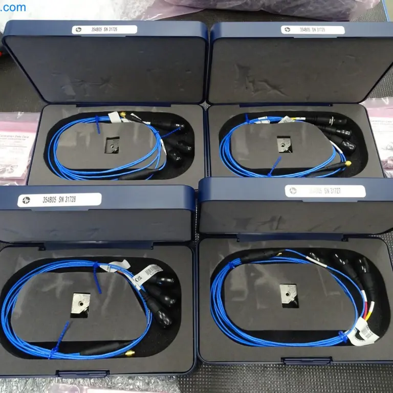 4 Triaxialer ICP Beschleunigungssensoren / ACCELEROMETER PCB Piezotronics 354B05