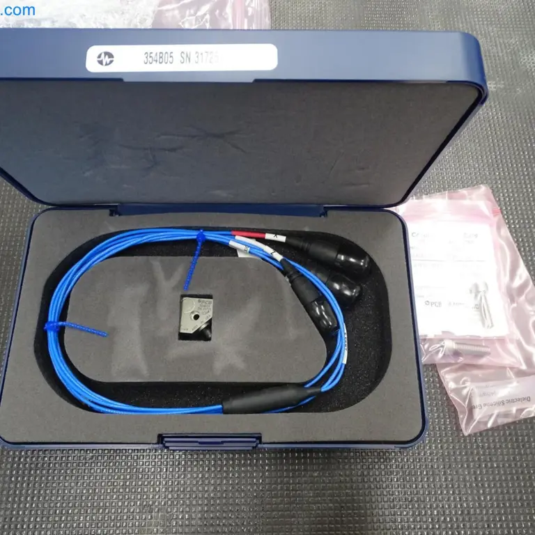 Triaxialer ICP Beschleunigungssensor / ACCELEROMETER PCB Piezotronics 354B05