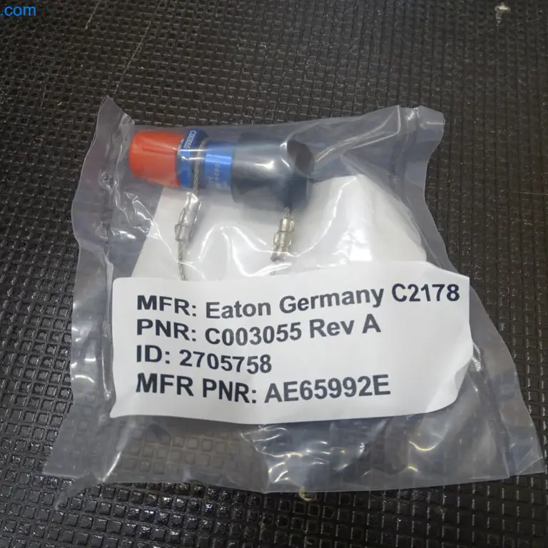 30 IESU Kühlverteiler Eaton Germany IESU Cooling Manifold Quick-Disconnect Assembly