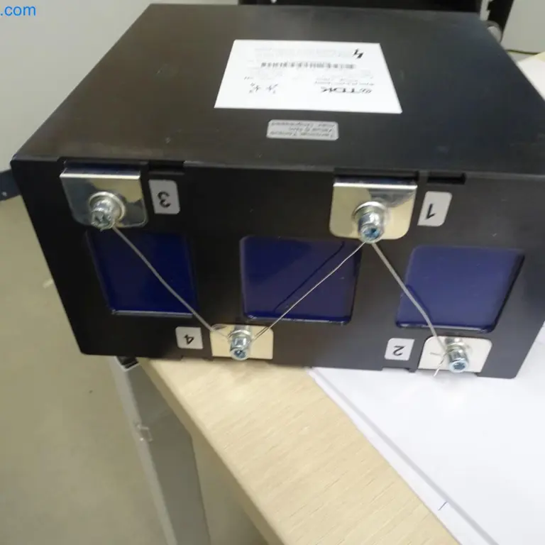 2 Folienkondensator TDK B25645A2677K003